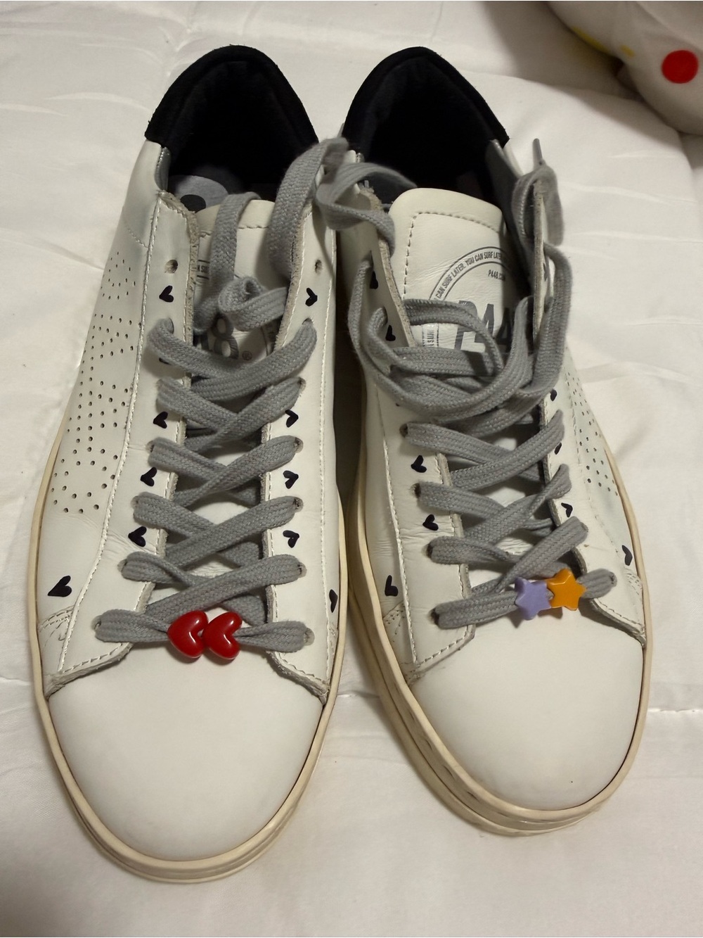 P448 White Low-Top Sneakers with Gray Laces and Heart Details